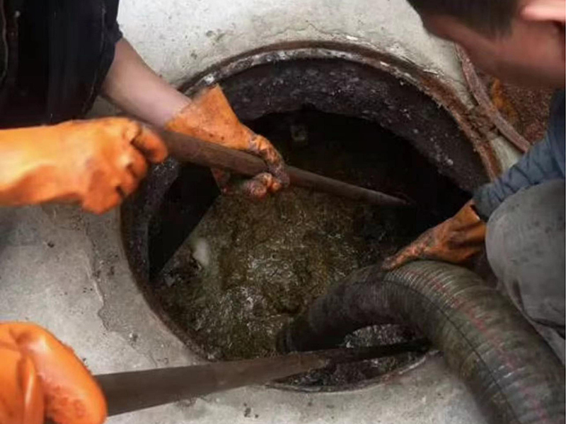 伊金霍洛清理化粪池时如何避免沼气的危害?